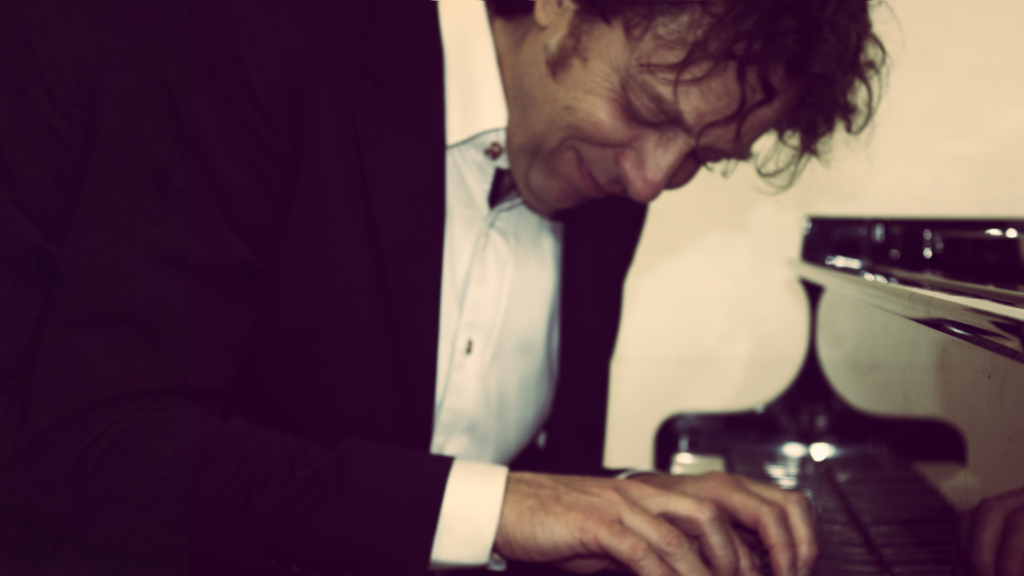Wim achter de piano